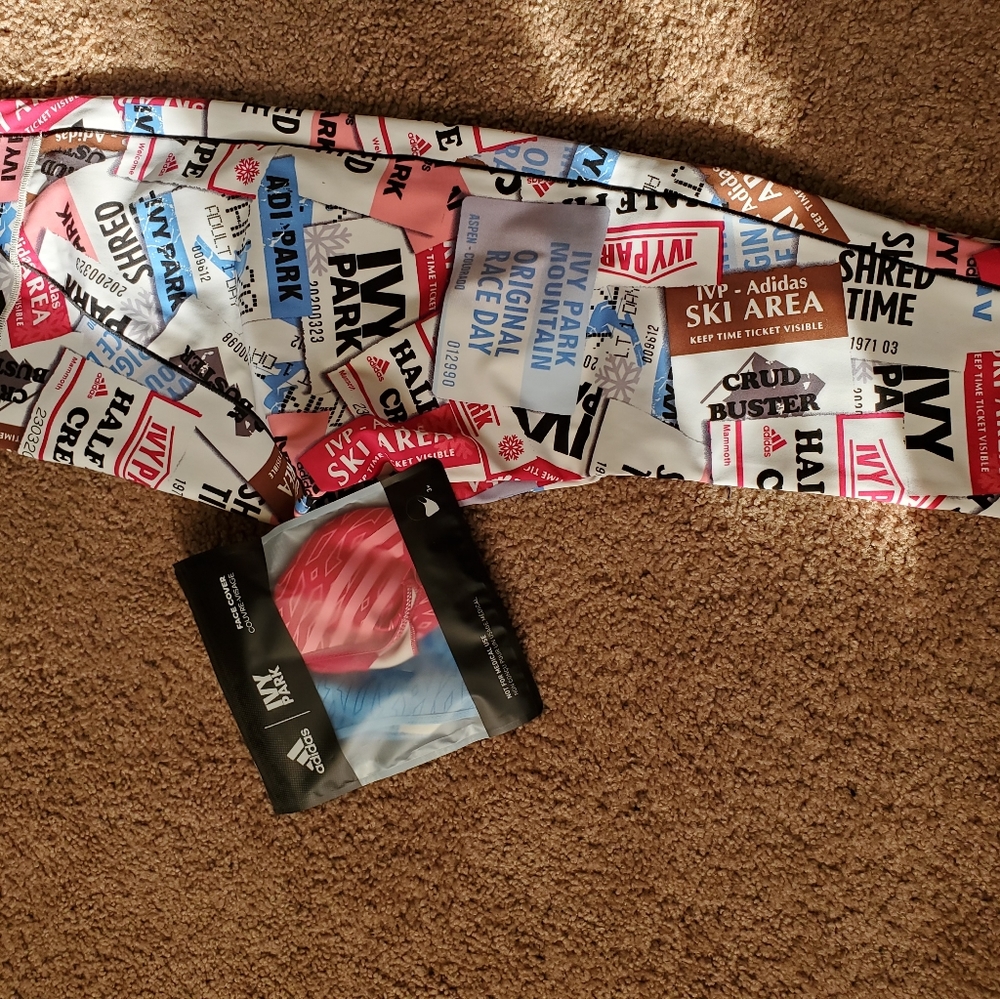Brand New Ivy Park leggings and 2 BrIvy Park masks